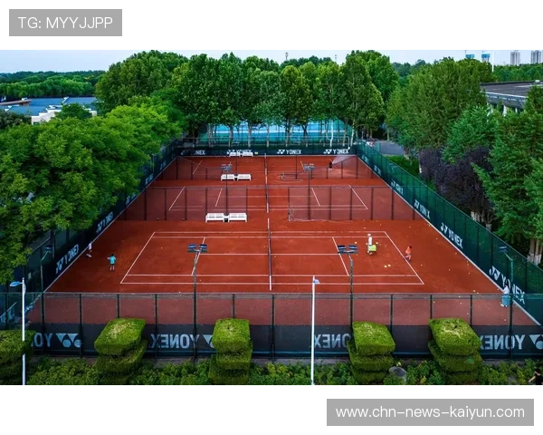 网球红土赛：正手滚翻上网一拍结束回合的制胜之路